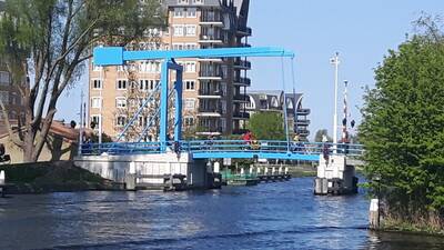 2020-04-20-de-vlietlandbrug-is-weer-de-blauwe-brug-geworden