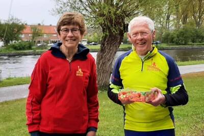 2021-05-09-de-eerste-taart-in-de-botenschoonmaakestafette-is-verloot