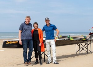 2022-05-02-vanaf-het-strand-direct-op-zee-roeien-1