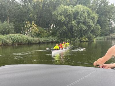2023-09-21een-sleep-achter-de-boot