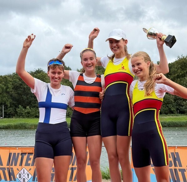 2026-07-07-diyr-2026-clara-en-juliette-goed-voor-drie-blikken